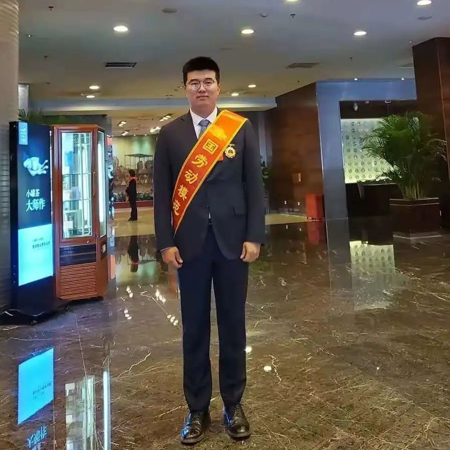 杨铧.jpg